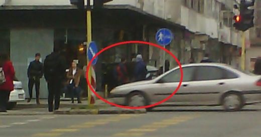 Зрелищна катастрофа във Варна! Черно БМВ се вряза в магазин