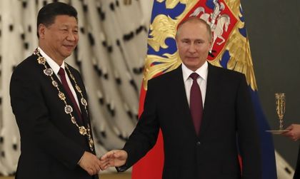Китайско-руският влак набира скорост, а Тръмп - точно на пътя
