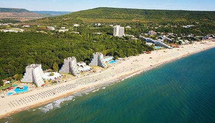 "Албена" търси работници от Русе