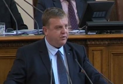 Каракачанов попиля Нинова, не знаела в кой парламент се намира