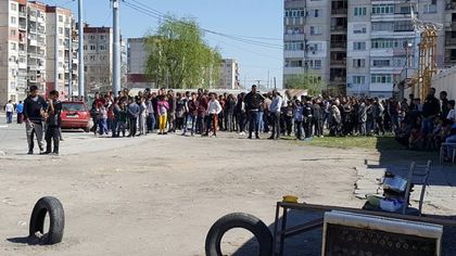 Полицията в Пловдив не може да намери рома от Столипиново, който прати полицай в болница