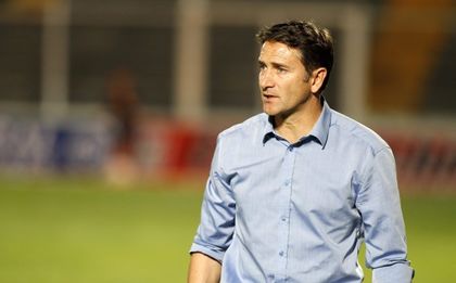 Рен уволнява треньора до дни
