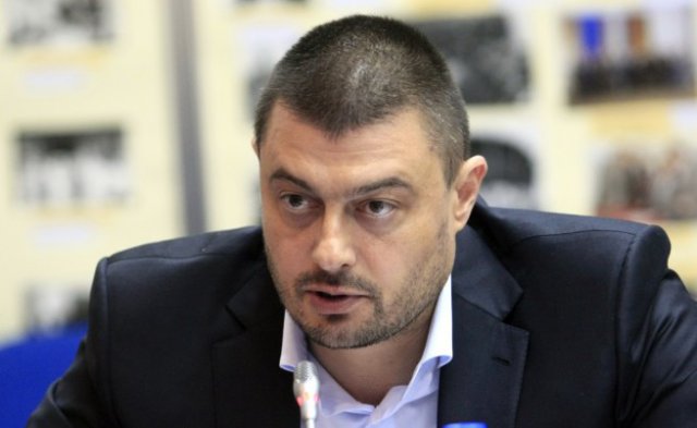 Бареков за газовата криза: Мафиотска игра! Разпределят наследството на „Овергаз“