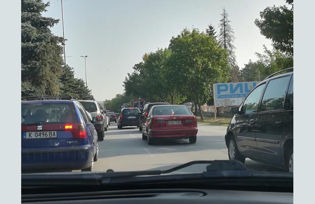 Километрични тапи на пътя Хасково-Димитровград
