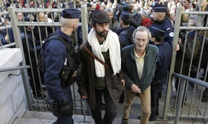Je suis Cedric: Французин на съд, помагал на мигранти