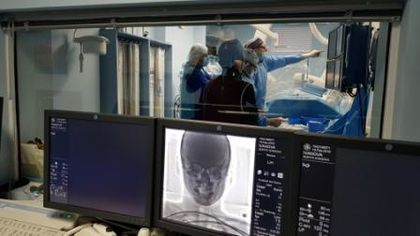 Световноизвестен професор и български неврохирург оперираха успешно две деца в столичната УМБАЛ „Св. Иван Рилски” (ОБЗОР)
