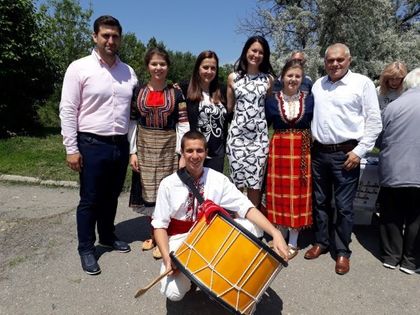 Европейски избори 2019: Кандидатите за евродепутати Андрей Новаков и Йоана Йончева-Фильова присъстваха на курбан за здраве и успех, организиран от ГЕРБ-Искър