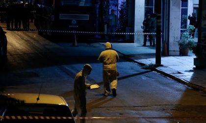 Стреляха срещу централата на партия ПАСОК в Атина
