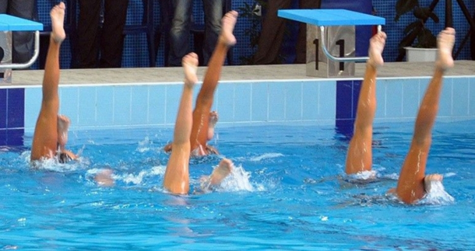 Аква спорт триумфира в артистичното плуване. Торпедо е №2