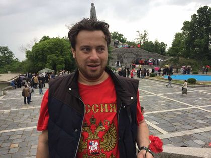 Фен на Ботев Пд, развиващ бизнес в Русия: За съжаление, нашият военен парад нямаше нищо общо с това, което видяхме днес в Москва! ВИДЕО