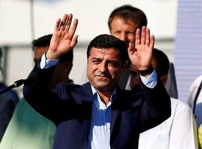 Турската полиция задържа 11 депутати