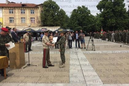 Посрещнаха с тържествена церемония в Благоевград българския контингент в Кандахар