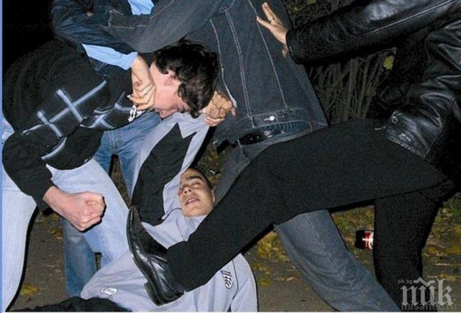 ЕКШЪН В ПЛОВДИВСКО: Двама братя спортисти пребиха младеж от ромски произход заради спор на пътя
