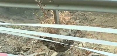 Свлачище затрупа републиканския път към