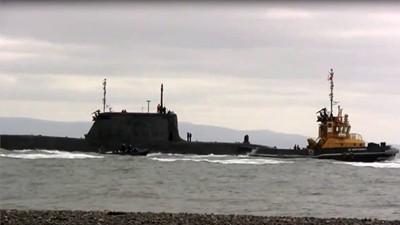 Британска ядрена подводница се блъсна в товарен кораб