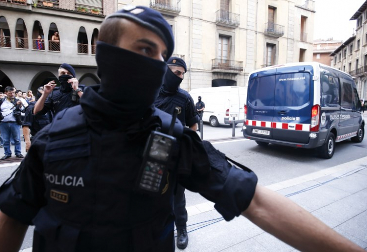 Баба и дядо се превърнаха в страшилище за полицията в Испания