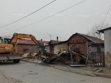 Областният управител на Пловдив Здравко Димитров: Несериозно е да се говори, че ще преместим циганите от Войводиново в апартаменти в центъра на Пловдив