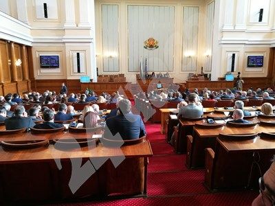 Отложиха промените в кабинета в днешното заседание на парламента
