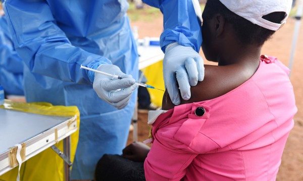 Предстои ли нова масова истерия заради ебола?