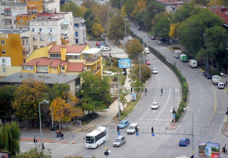 Затварят и част от бул.