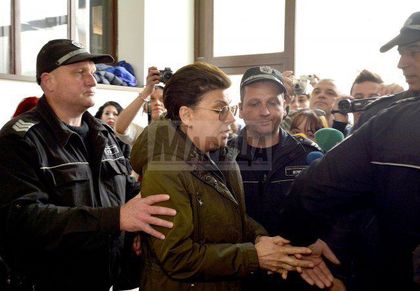 Кървавата Ваня остава в ареста