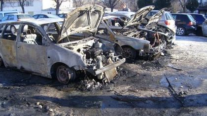 Велосипедни диверсанти изгориха 50 луксозни коли в Берлин