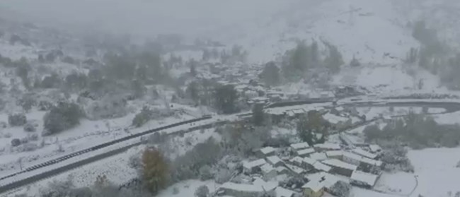Студ и сняг в Испания, трима са изчезнали (Видео, снимки)