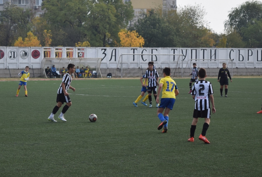 Локо U14 с трудна победа над Марица