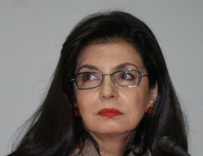 Кунева: Няма как образователната реформа да се случи с романтика, трябват пари