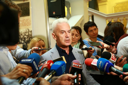 Сидеров поиска оставката на Симеонов: След всички поразии, които направи, е време да си ходи!