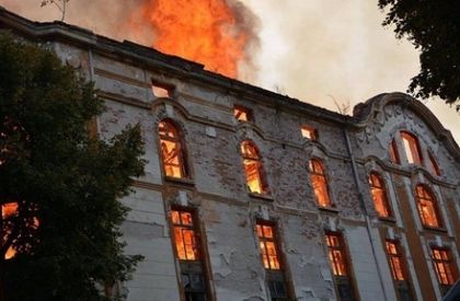 Отново изправят клошаря Любо пред съда заради опожарените тютюневи складове