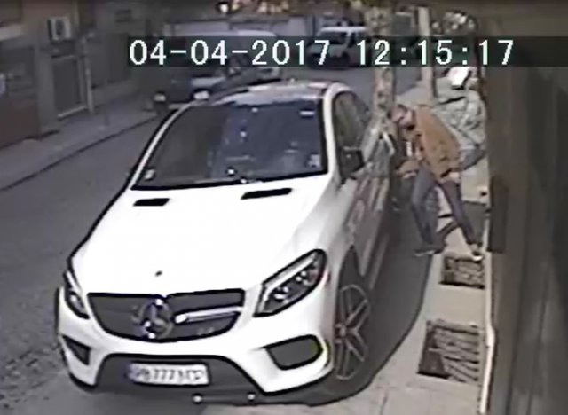 Надупчиха гумите на бивш шеф на Локо ВИДЕО