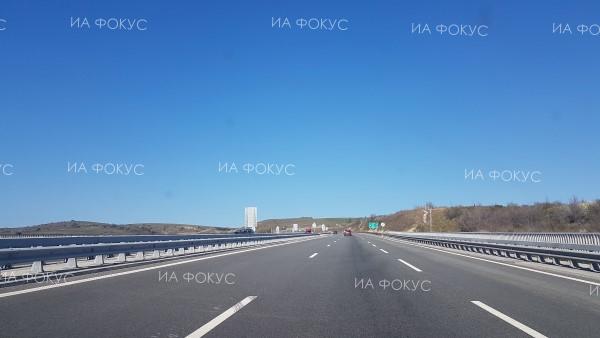 АПИ: Временно движението е ограничено в активната лента по автомагистрала „Тракия“ при км 108 в посока София в района на село Цалапица поради ремонтни дейности