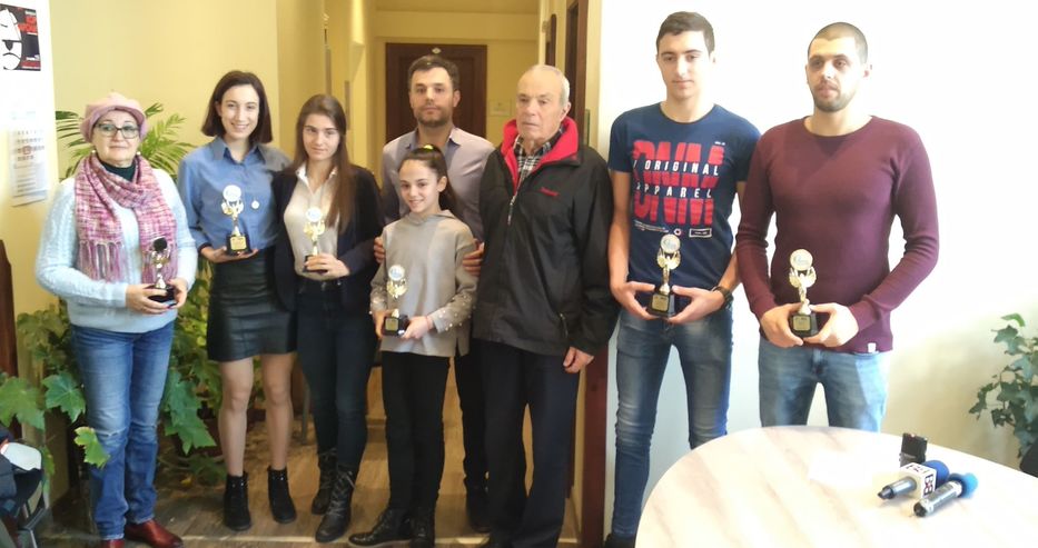 Лекоатлетка и ватерполисти са Спортист и Отбор №1 на Варна за януари (снимки)