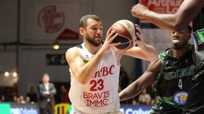 Павел Маринов с тежка контузия на коляното
