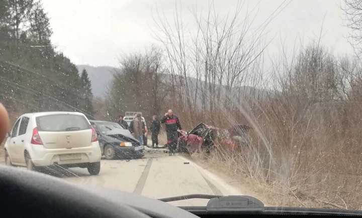 Двама пострадаха при катастрофа край Златарица