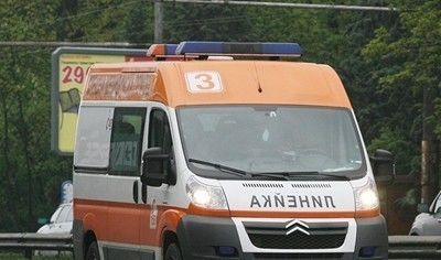 Ад на пътя! Един загинал и двама ранени при тежка катастрофа край Добрич