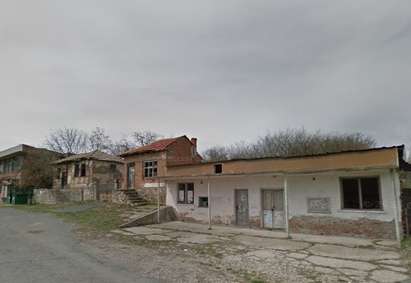 Ревнив англичанин пална жигулата и магазинчето на любимата