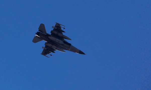 Сирия: Нашата ПВО свали израелски самолет и ракети