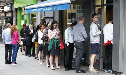На Острова прекарват 17 дни годишно... по опашки