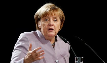 Меркел втвърди тона за депортиране на отхвърлените мигранти