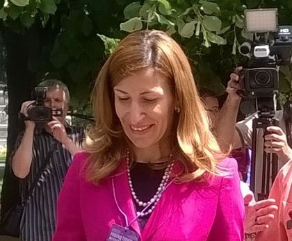 Министър Ангелкова: Над 100 хил. туристи са посетили Карлово през миналата година