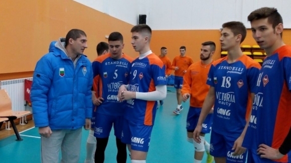 Виктория Волей подновява първенството във Висшата лига с двама нови