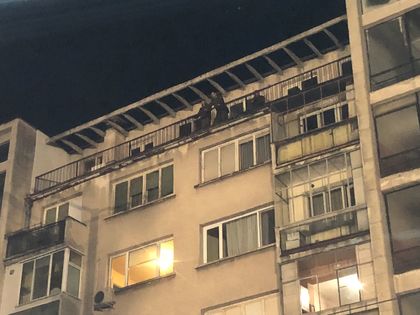 СНИМКИ и ВИДЕО: Снайперисти бдяха за сигурността на Радев, докато той получваше писмо от възрастен пловдивчанин!