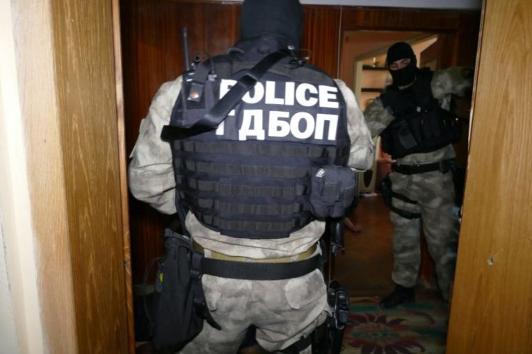 Извънредно! Акция на ГДБОП и ДАНС в Благоевград, над 10 арестувани