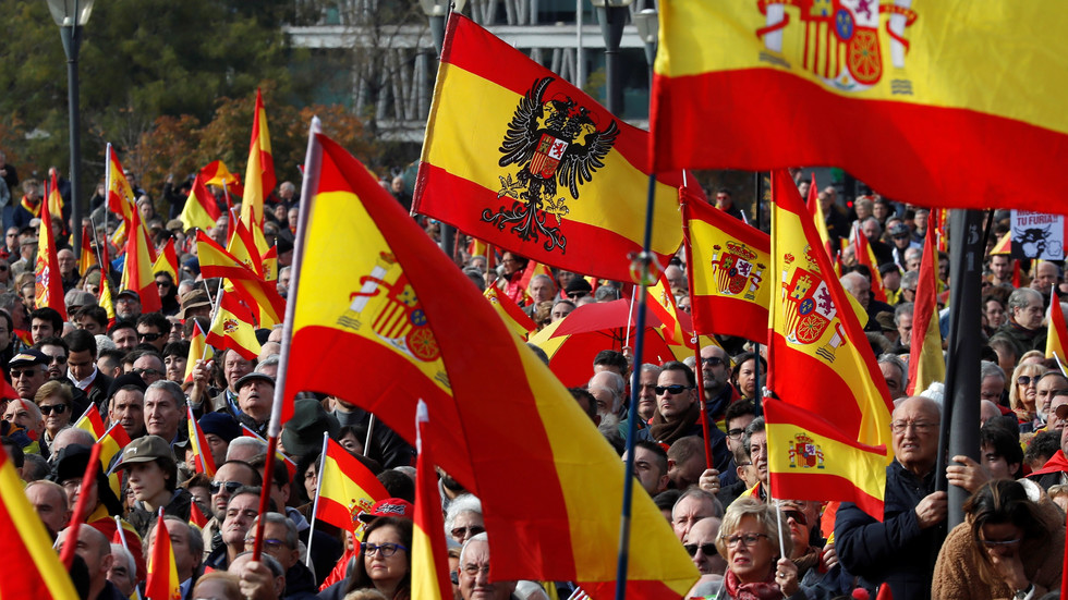 Хиляди на протест в Испания срещу независимостта на Каталуния