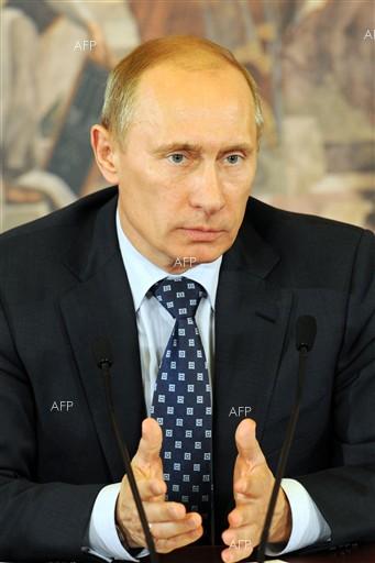 „Ведомости“: Рейтингът на Владимир Путин вече не е неуязвим