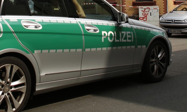 Двама убити, тежко ранени полицаи при стрелба в Германия