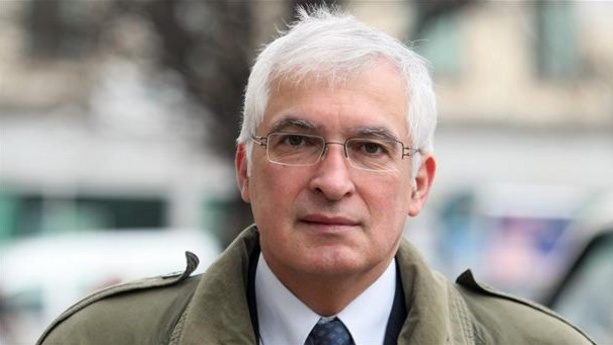 Светът се разпадна на много малки, най-различни шахматни дъски, където всеки играе против всички и всички играят против всеки