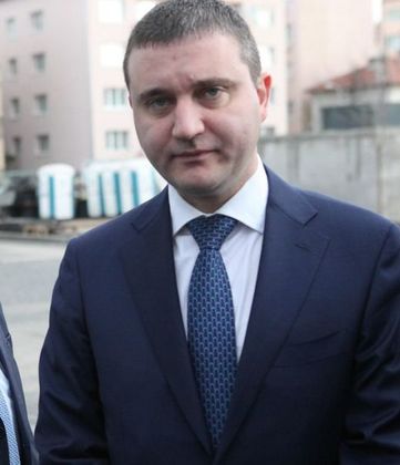 Официално: Забраняват приватицията на ВМЗ-Сопот и Кинтекс